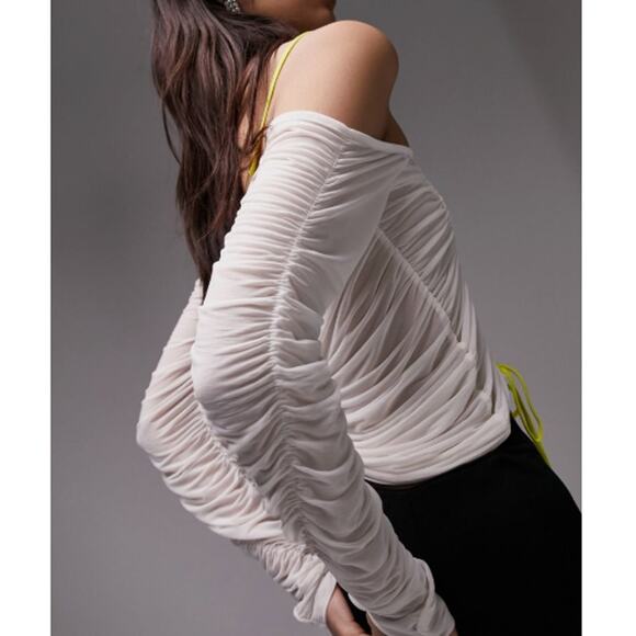 New TOPSHOP NORDSTROM Women's Cream Ruched Mesh Long Sleeve Top Size 4-6 - Picture 3 of 8